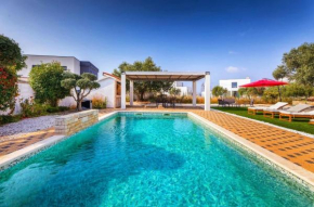 Villa Sunshine - Private Heated Pool